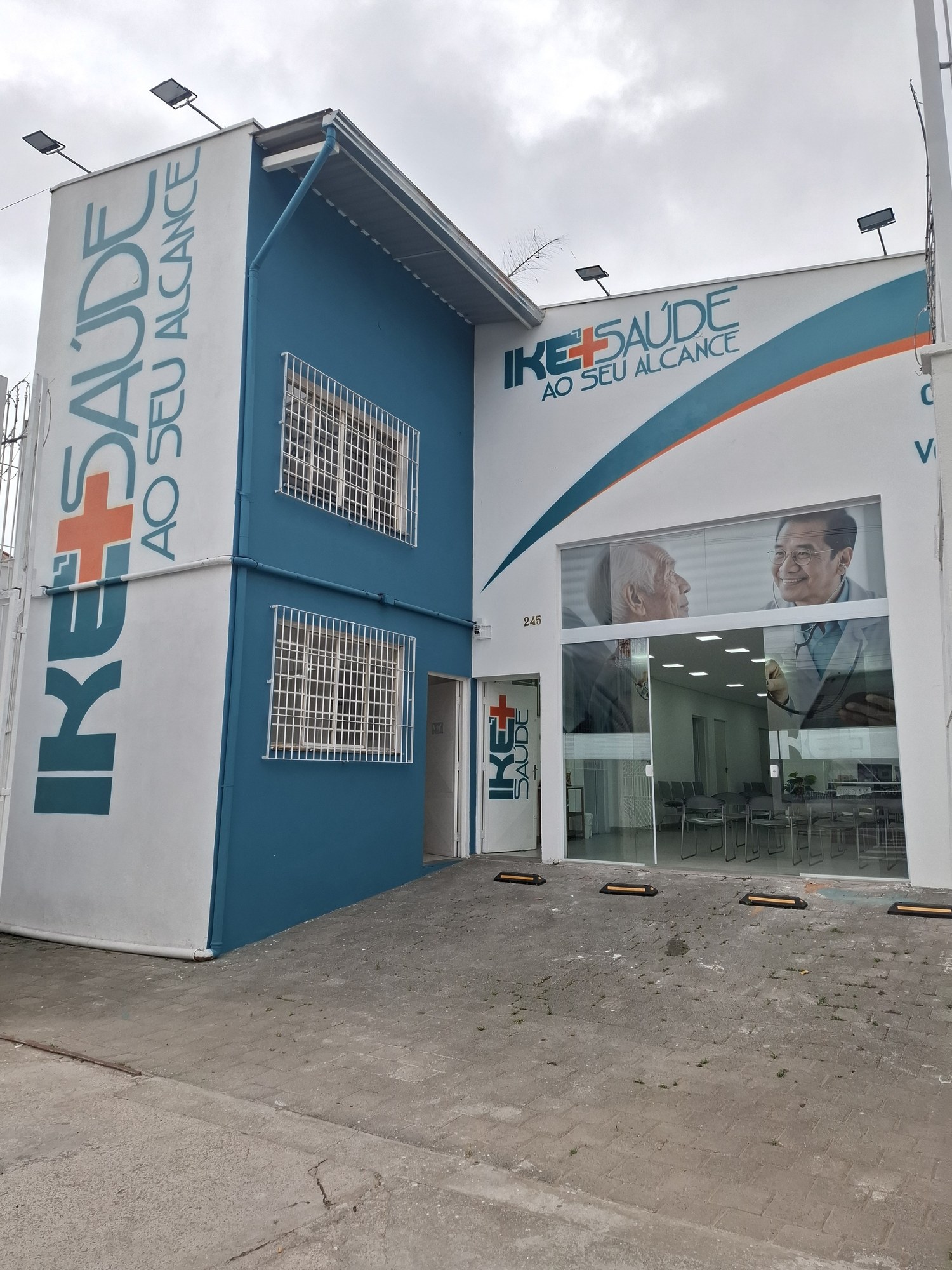 Fachada da clínica Ikê Saúde na Rua Agostinho Ferreira Campos, 245, Itapevi
